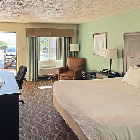 Quality Inn Clinton North Exterior photo